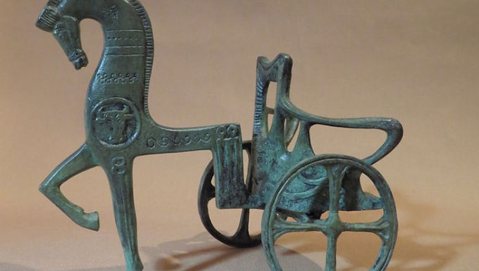 bronze horse and chariot