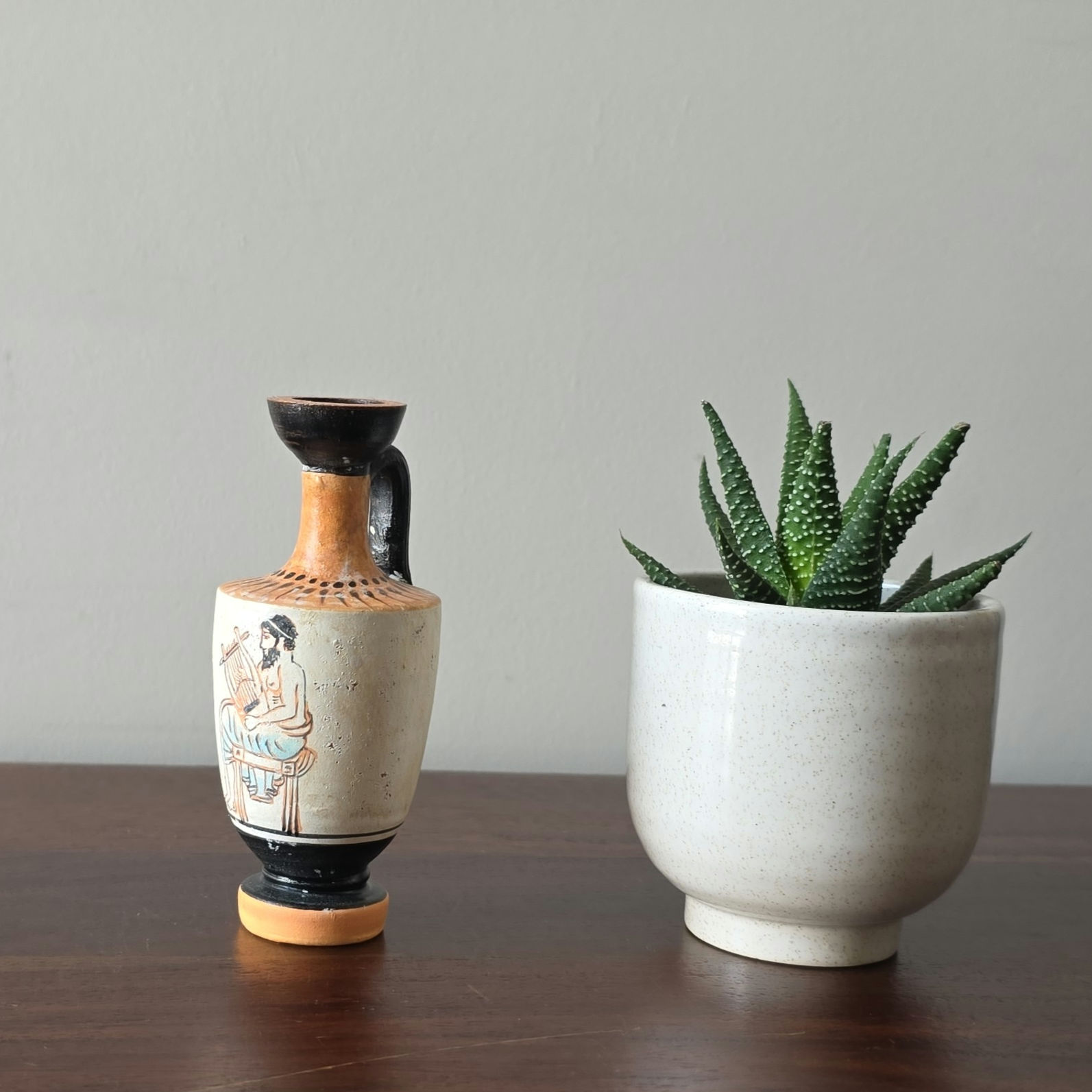mini white-ground lekythos: musician with lyre