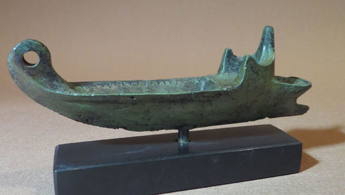 bronze ship oil lamp