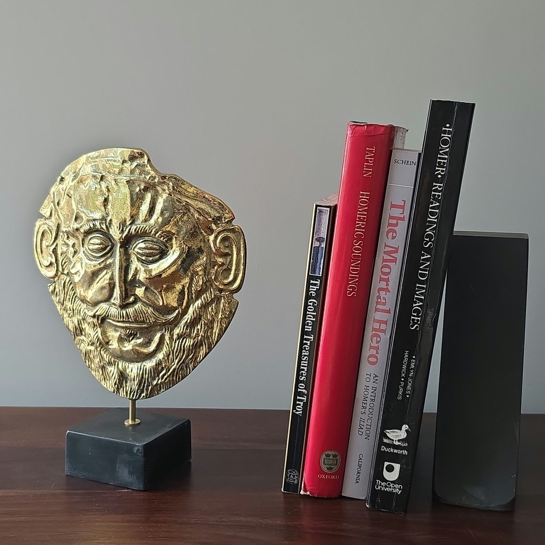 large mask of Agamemnon