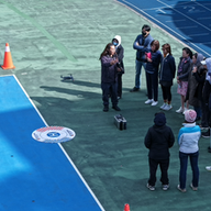 無人機操作術科教官指導學員練習