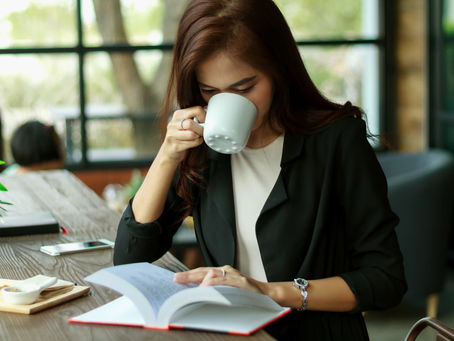 Transformando a leitura: Entre telas, livros e clubes literários