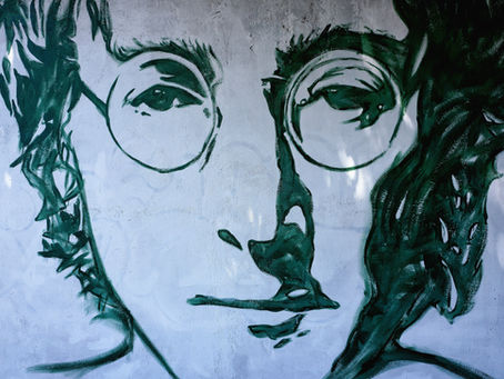 JOHN LENNON: o Beatle que criou e cantou música, amor e revolução