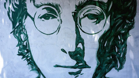 JOHN LENNON: o Beatle que criou e cantou música, amor e revolução