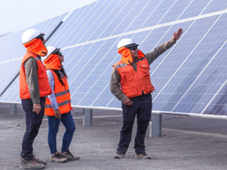 Perú impulsa proyectos de energía solar en regiones del sur
