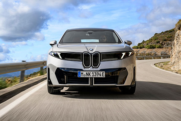 Nuevo BMW iX3 llega con más de 800 kilómetros de autonomía