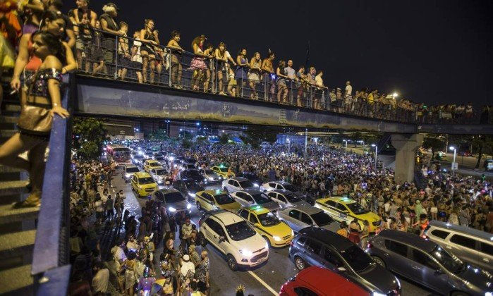 Technobloco strikes back on the streets of Rio Carnival