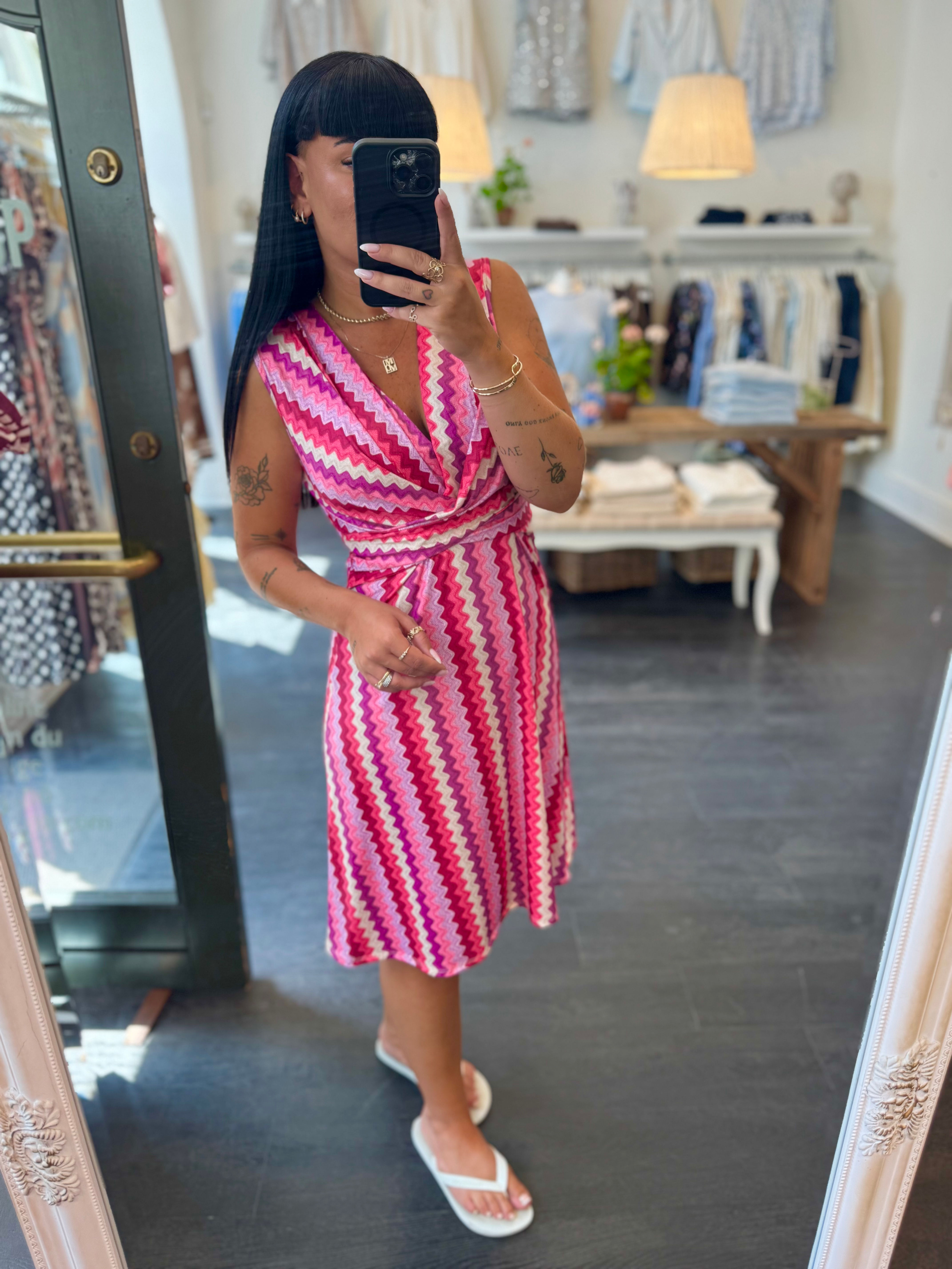 LINA V-NECK DRESS