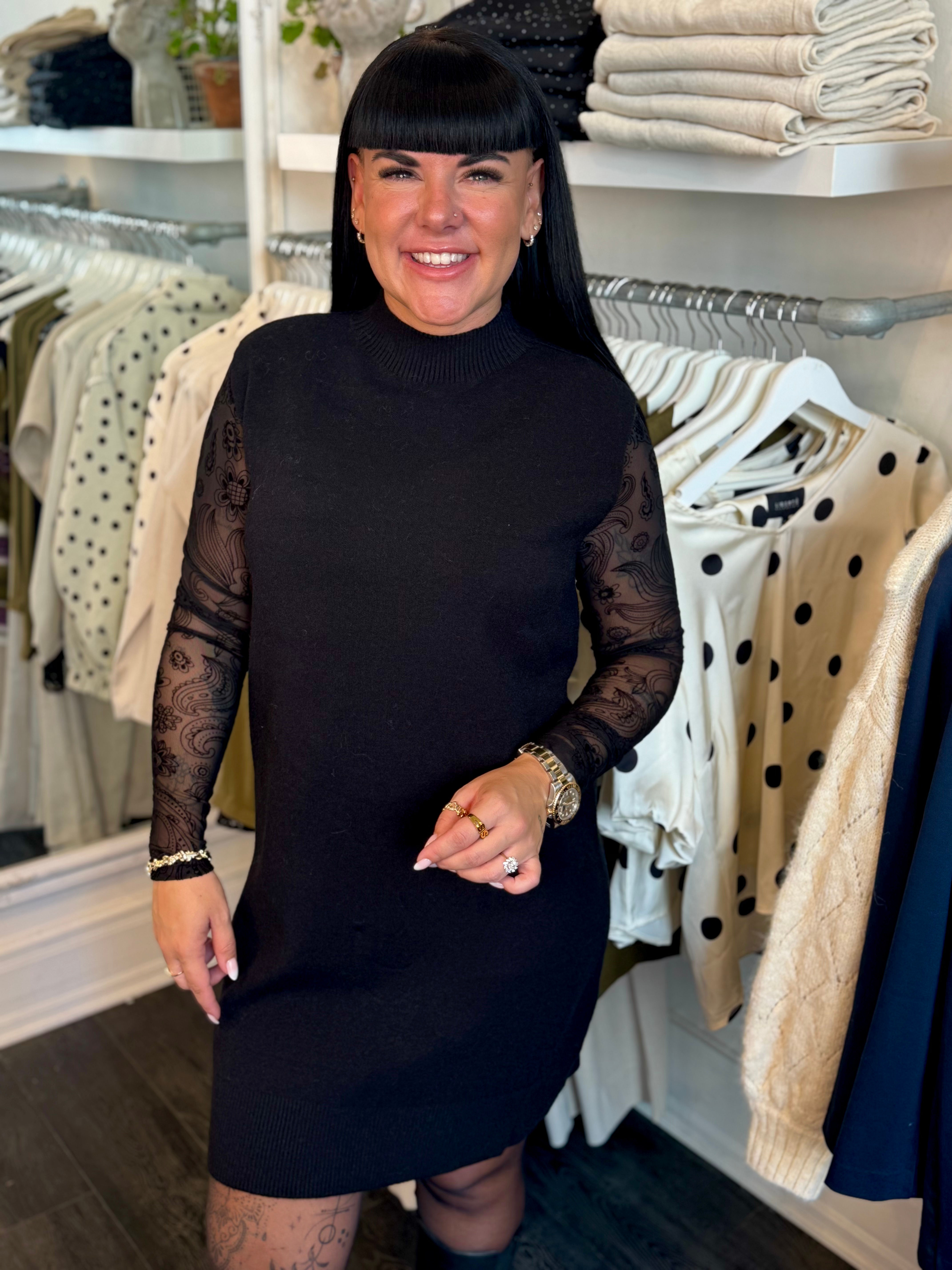 KNIT DRESS - BLACK