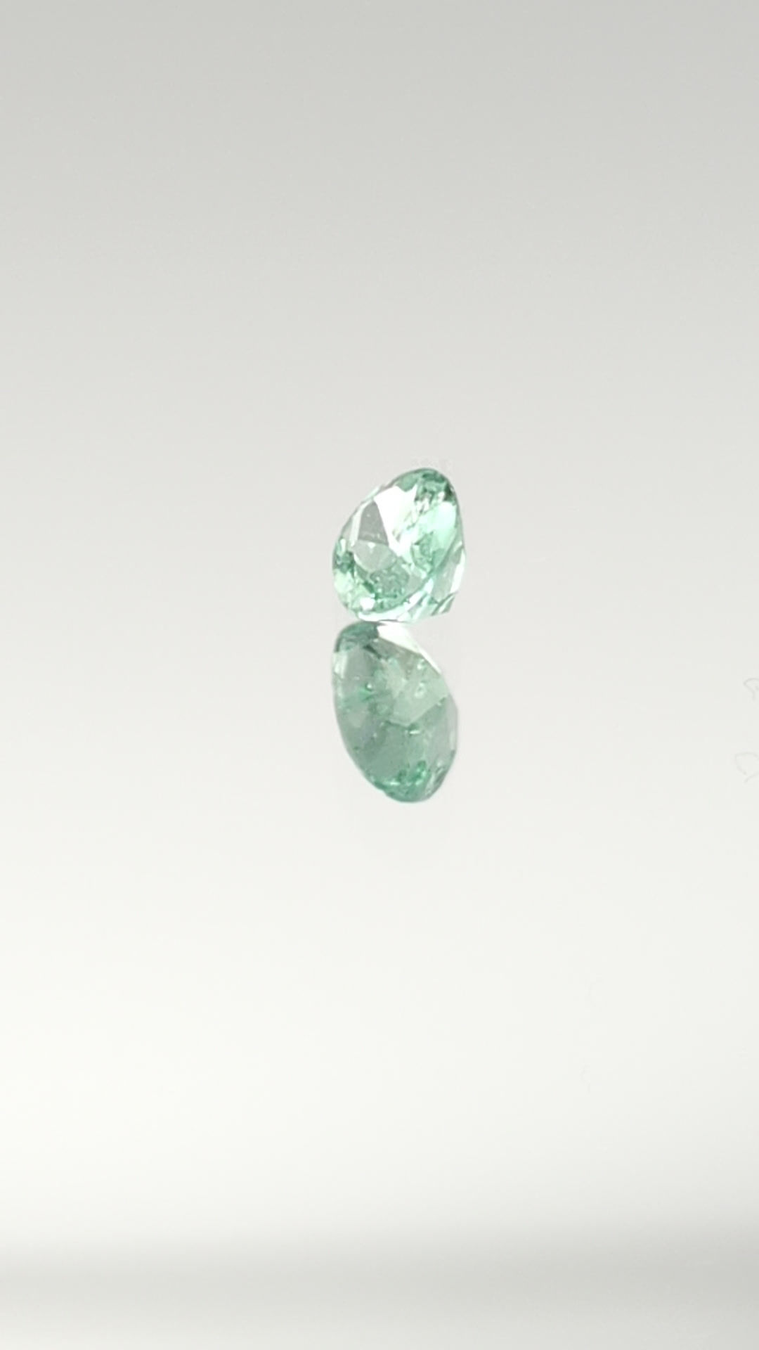 EMERAUDE vert pale