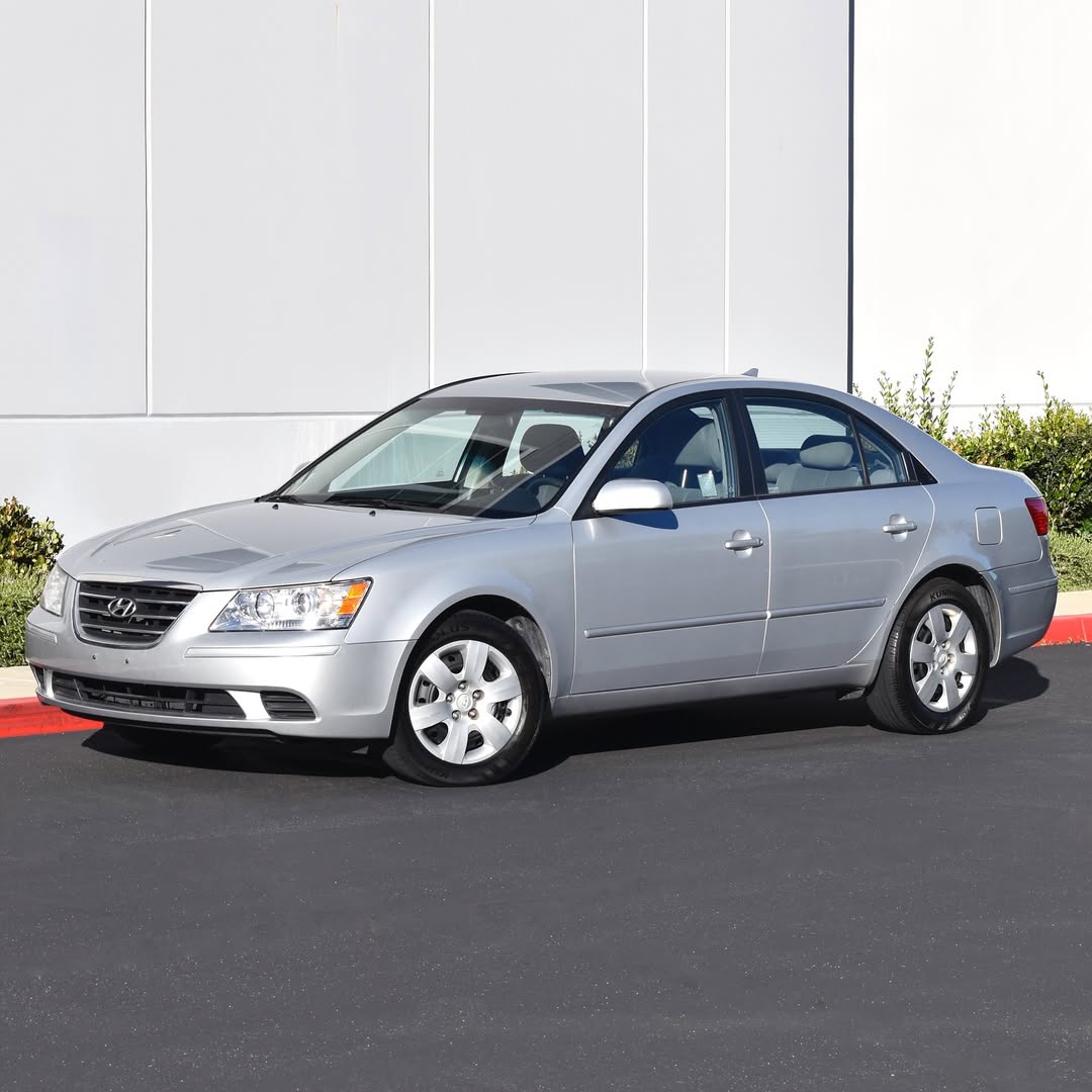 2010 Hyundai Sonata GLS's photo