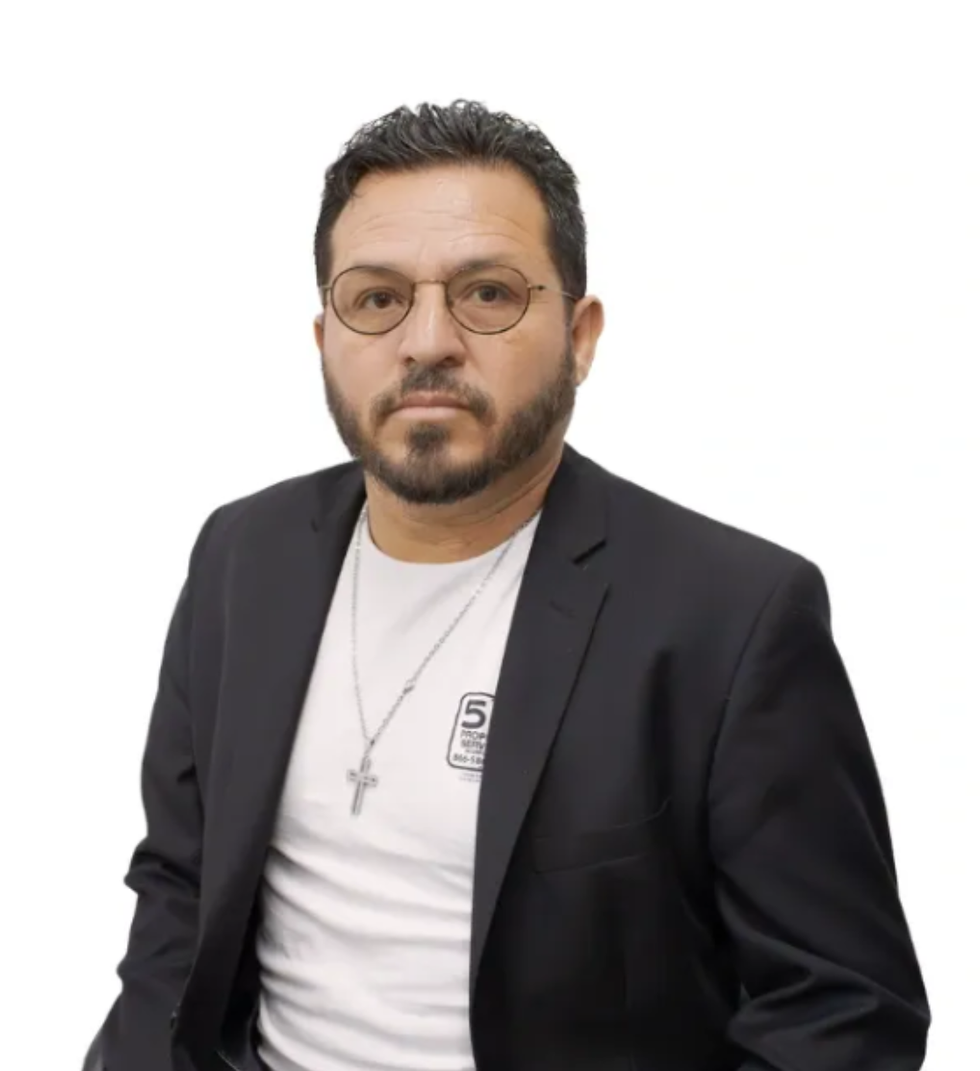 Headshot (5).png