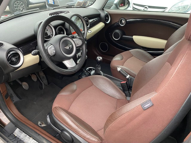 Miniatura: MINI CLUBMAN 1.6 D 109 CV