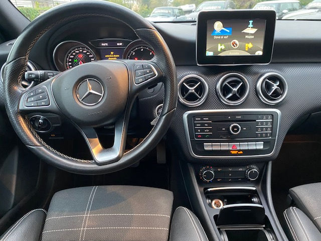 Miniatura: MERCEDES BENZ CLASSE A 200 CDI AUTOMATICA PREMIUM