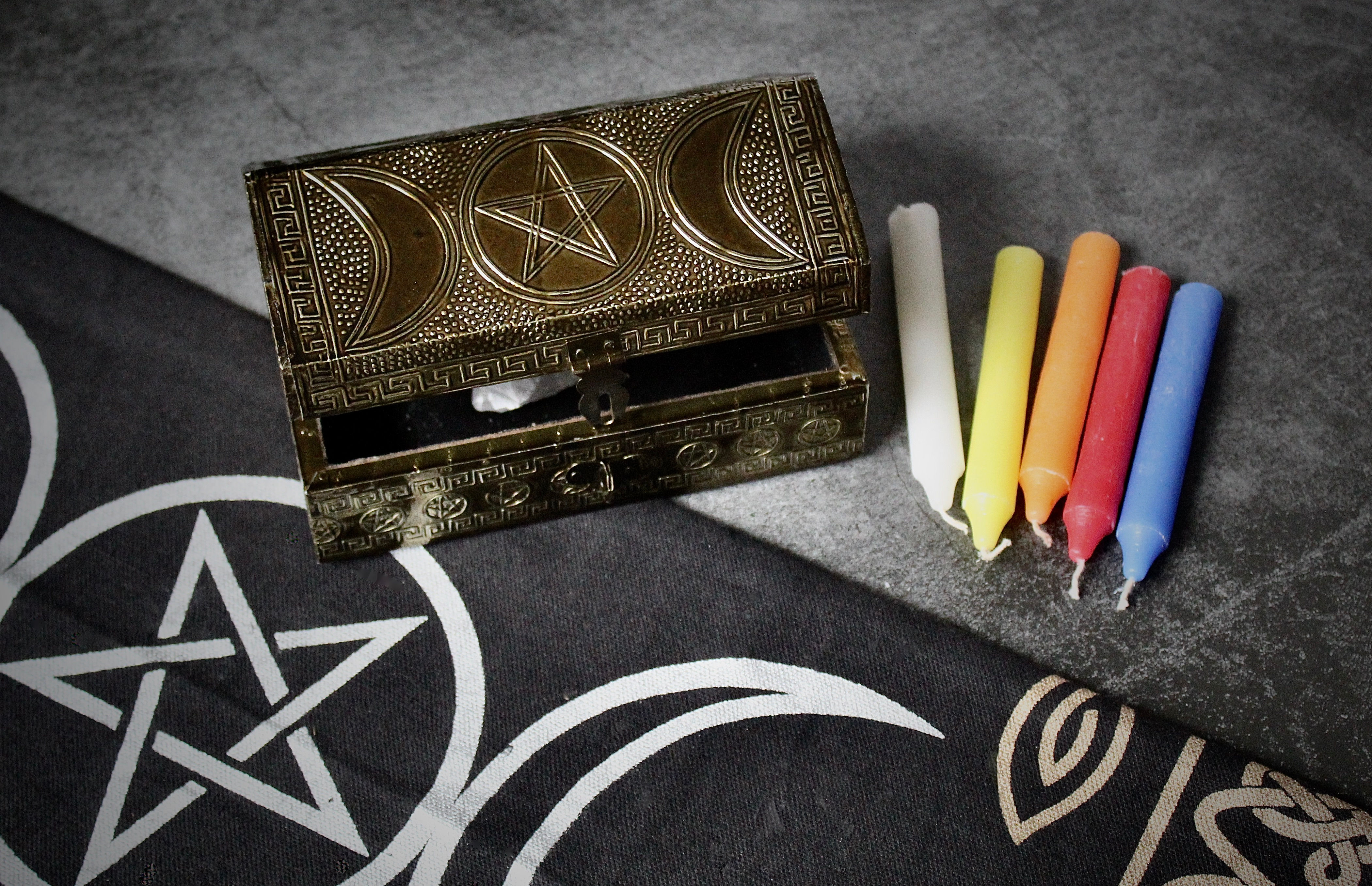 Gold Triple Moon Altar Ki