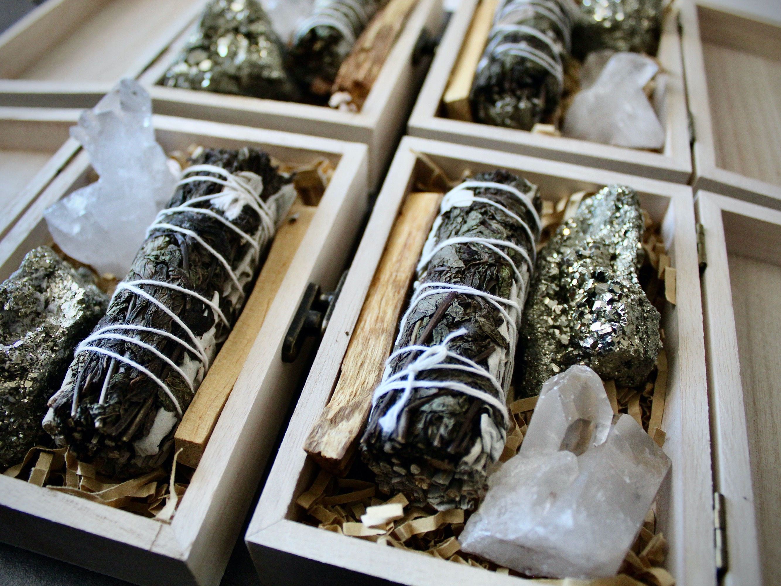 Peppermint Gold Kit w/ Chunky Quartz Cluster