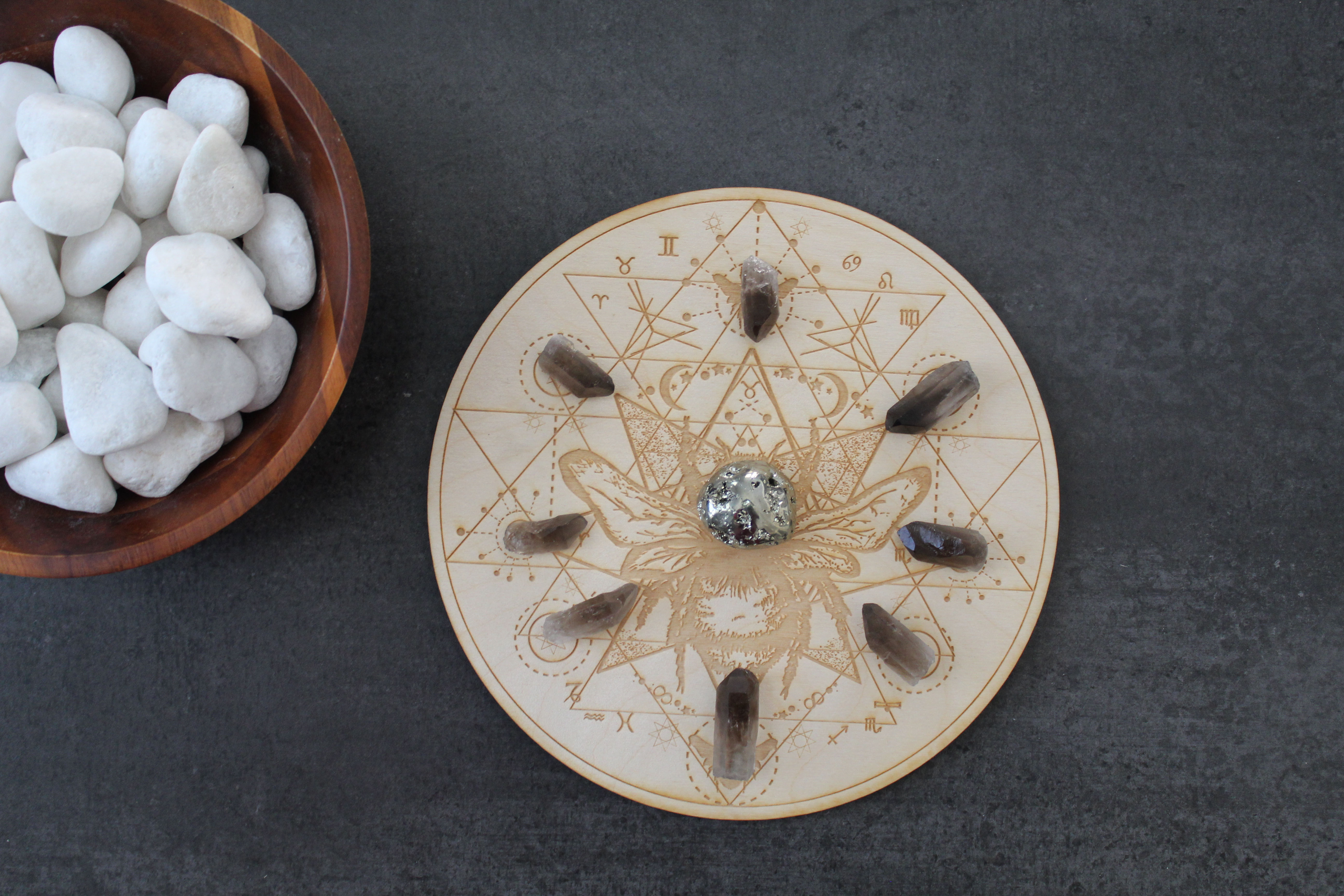 Honey Bee Crystal Grid (SIZE 8x8)