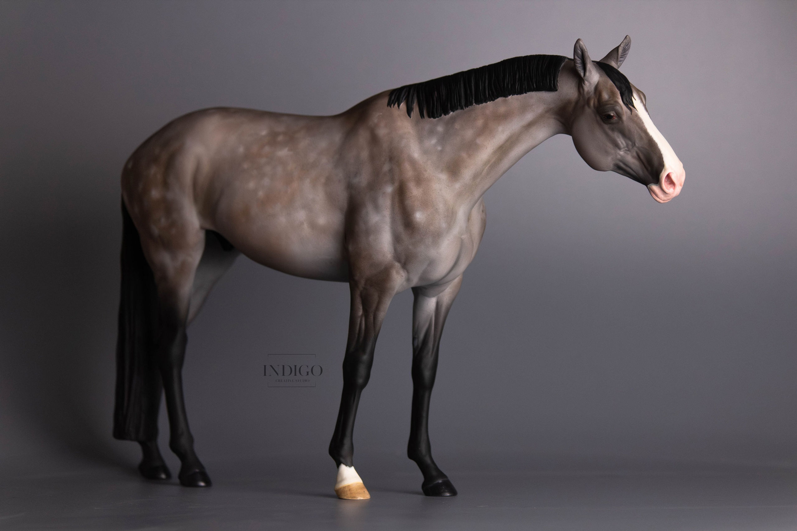 Grey gelding 1:9 scale