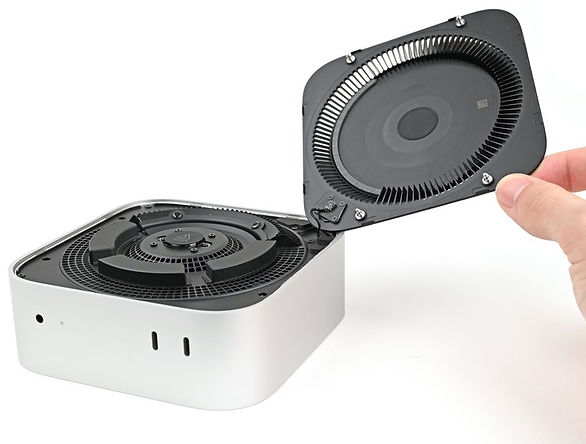 Soulever le capot en plastique