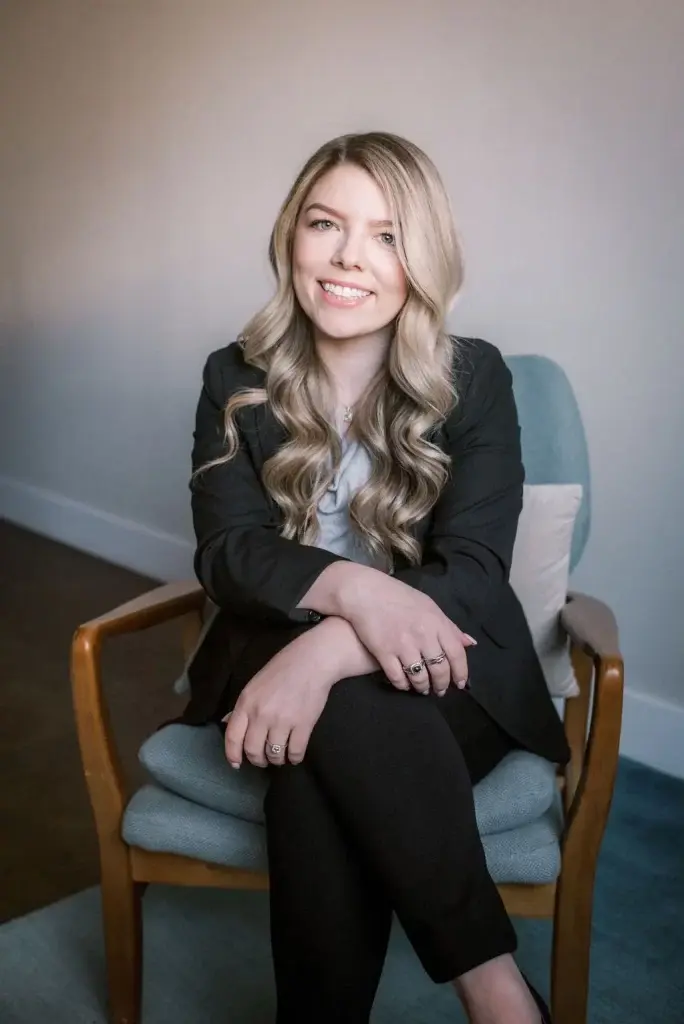 Mindi-Sink-5f3151d4-684x1024 (1).webp