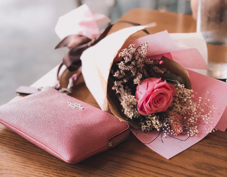 Treat yourself with Flowers rather than unhealthy foods