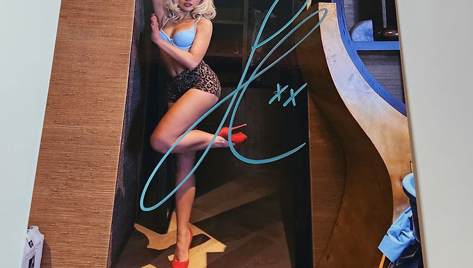 Sabrina Carpenter 8.5x11 Photo - ASC77749