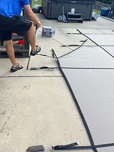 Swimming pool winter cover