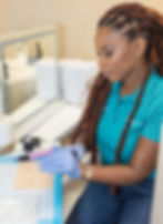 Dr. Alisa Elliot practicing paramedical tattoo for 3D areola.