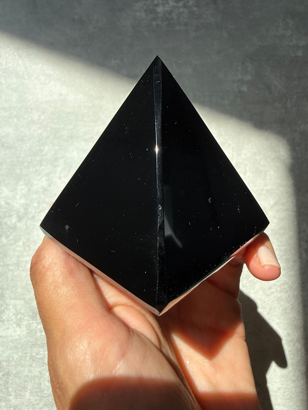 Miniatúra: Obsidián pyramída 