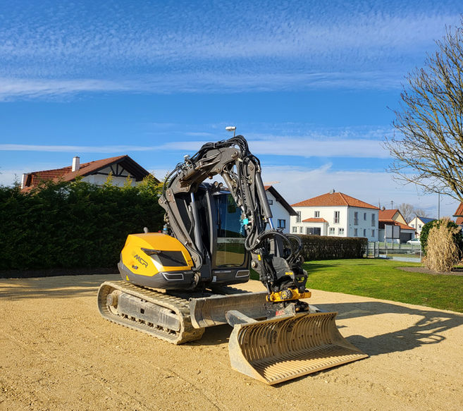 Das Bild zeigt die Unterbauerstellung für die Bodenplatte eines Einfamilienhauses im Markt Vohburg an der Donau