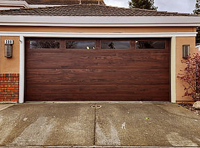 CHI planks garage door in mahagony