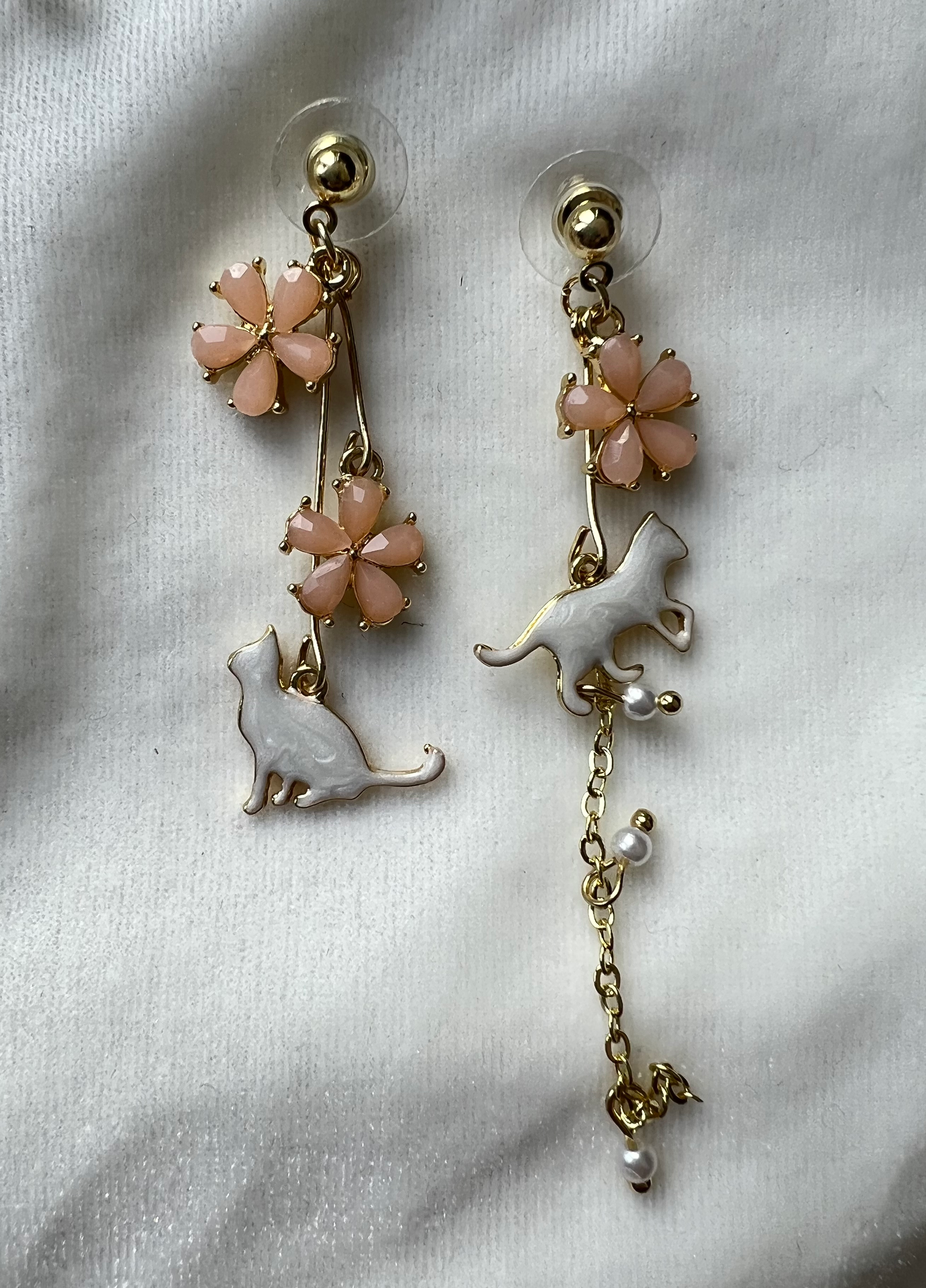 Flower Cat Drop Earrings