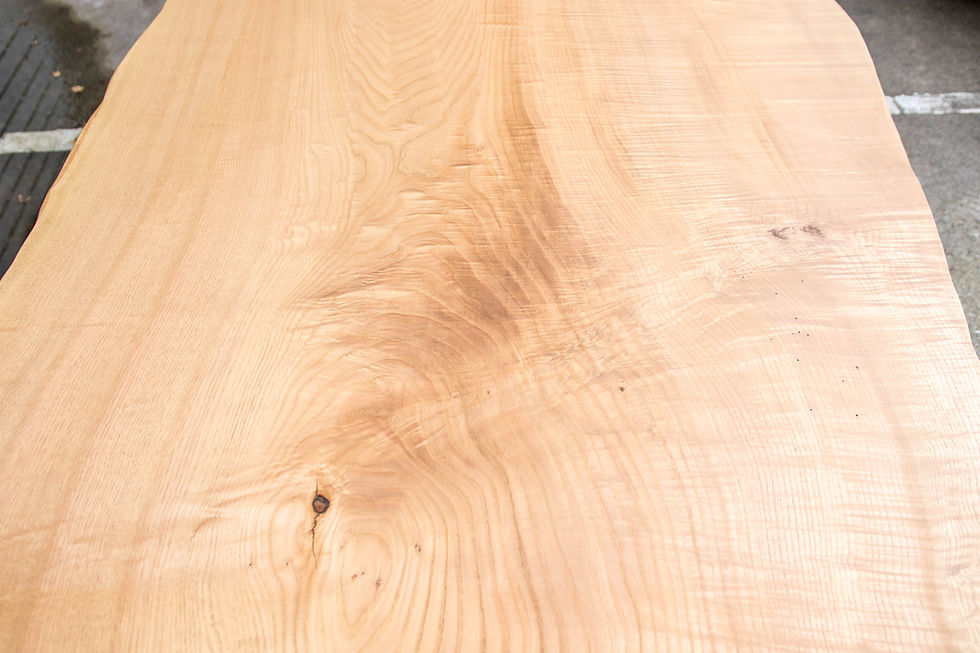 サムネイル： watabewoodworks-chestnut-liveedge-クリ一枚板