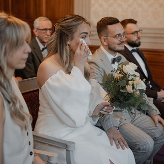 Brautpaar bei zivil Trauung