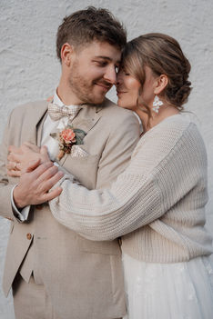 Inniges Brautpaar beim Brautpaarshooting