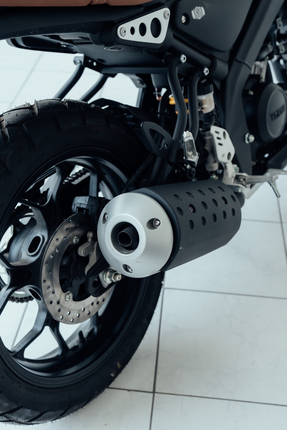 Miniatura: Motorka Yamaha XSR 155 - NOVÁ (Stříbrná)