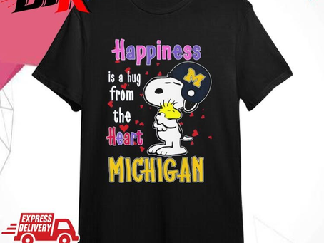 Official Snoopy And Woodstocks Happiness Is A Hug From The Heart Michigan Wolverines Shirt