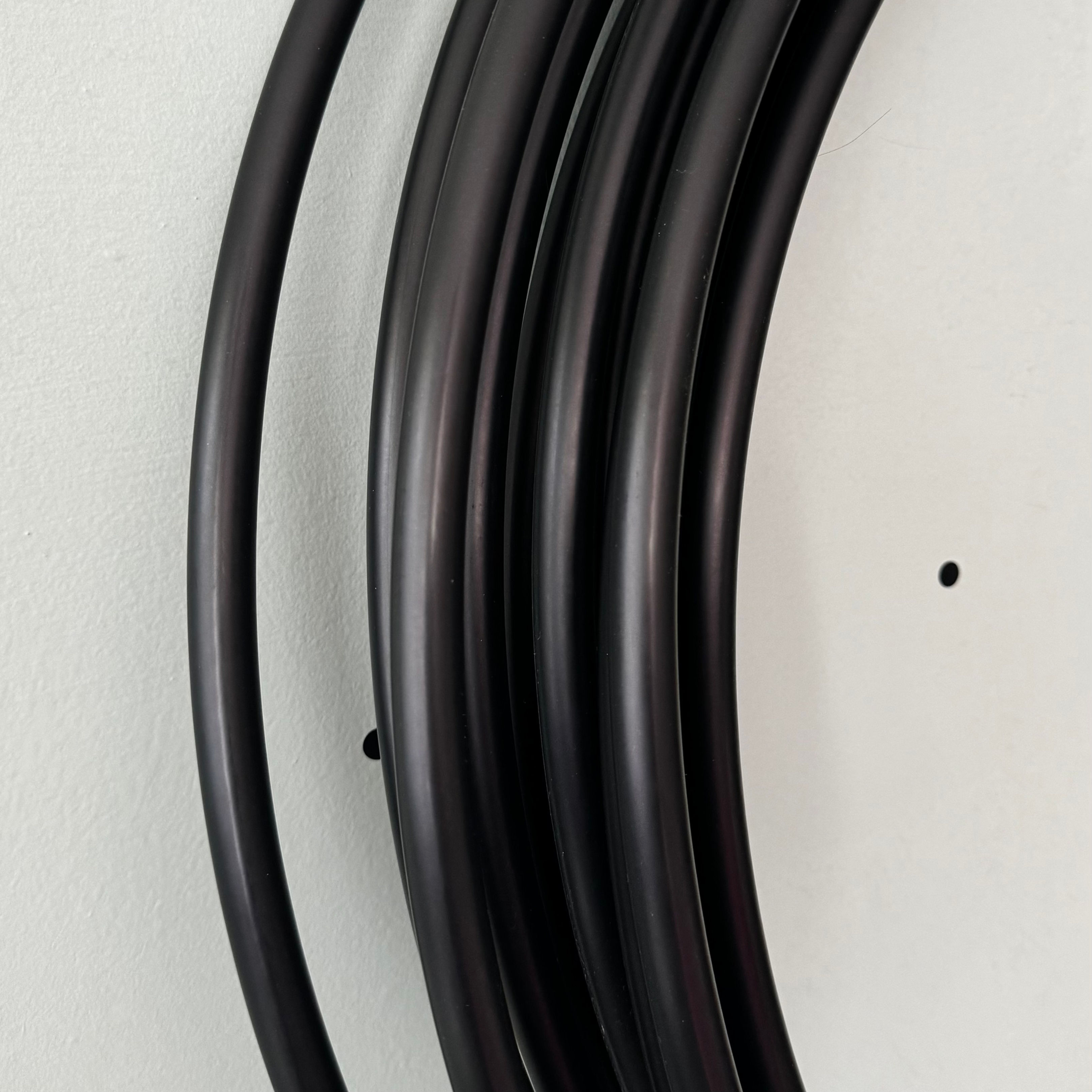 Black Widow Polypro 5/8" hula hoop