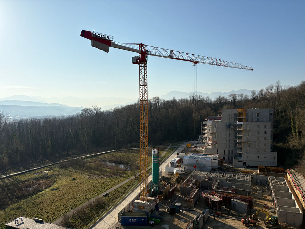 Chantier avec 5 lifts Maber SAFI et ALIMAK