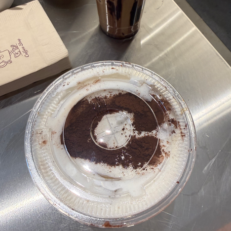 Officially opened May 8, 2026 next door to the Coach store in Cabazon, this isn’t just a quick coffee stop before your next luxury purchase. It’s a full-on aesthetic experience. 
