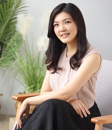 傅筱婷心理師形象照.jpg
