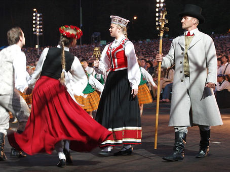 Baltic Song and Dance Festival traditions