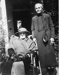 Margaret and Lillian Broad How 1941.jpg