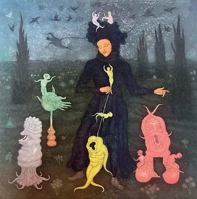 Magierin steht zwischen bunten Fabelwesen in einer düsteren Landschaft, (c) Galerie Böck