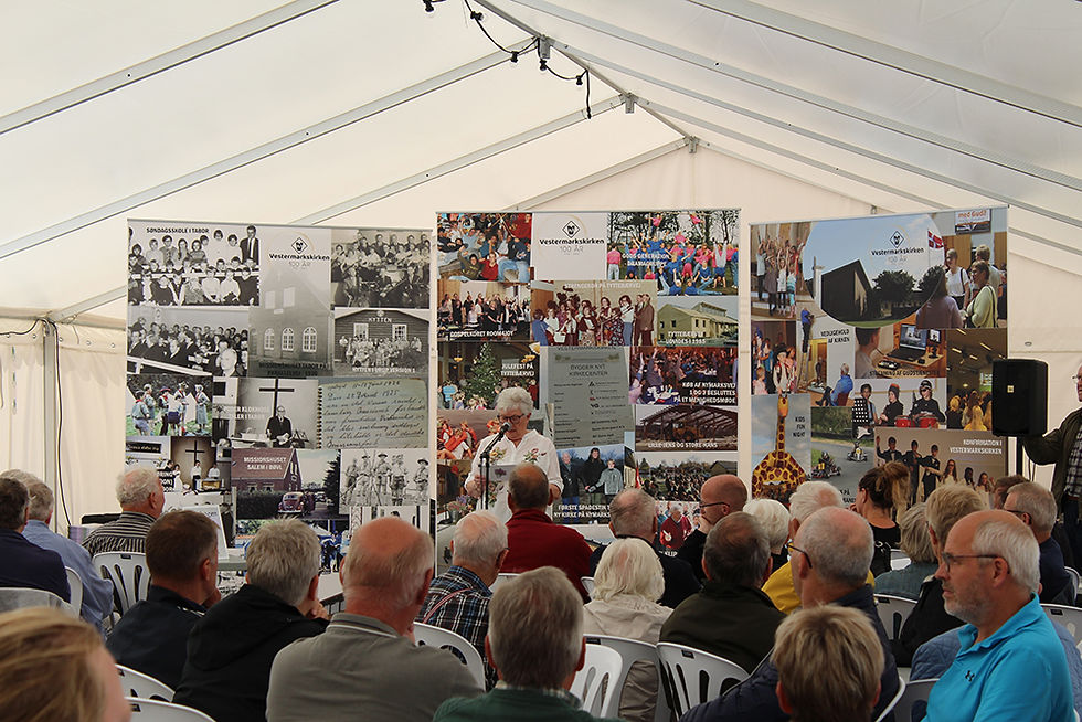 Ketty Søgaard introducerer Jubilæumsbogen på Grindsted festuge.