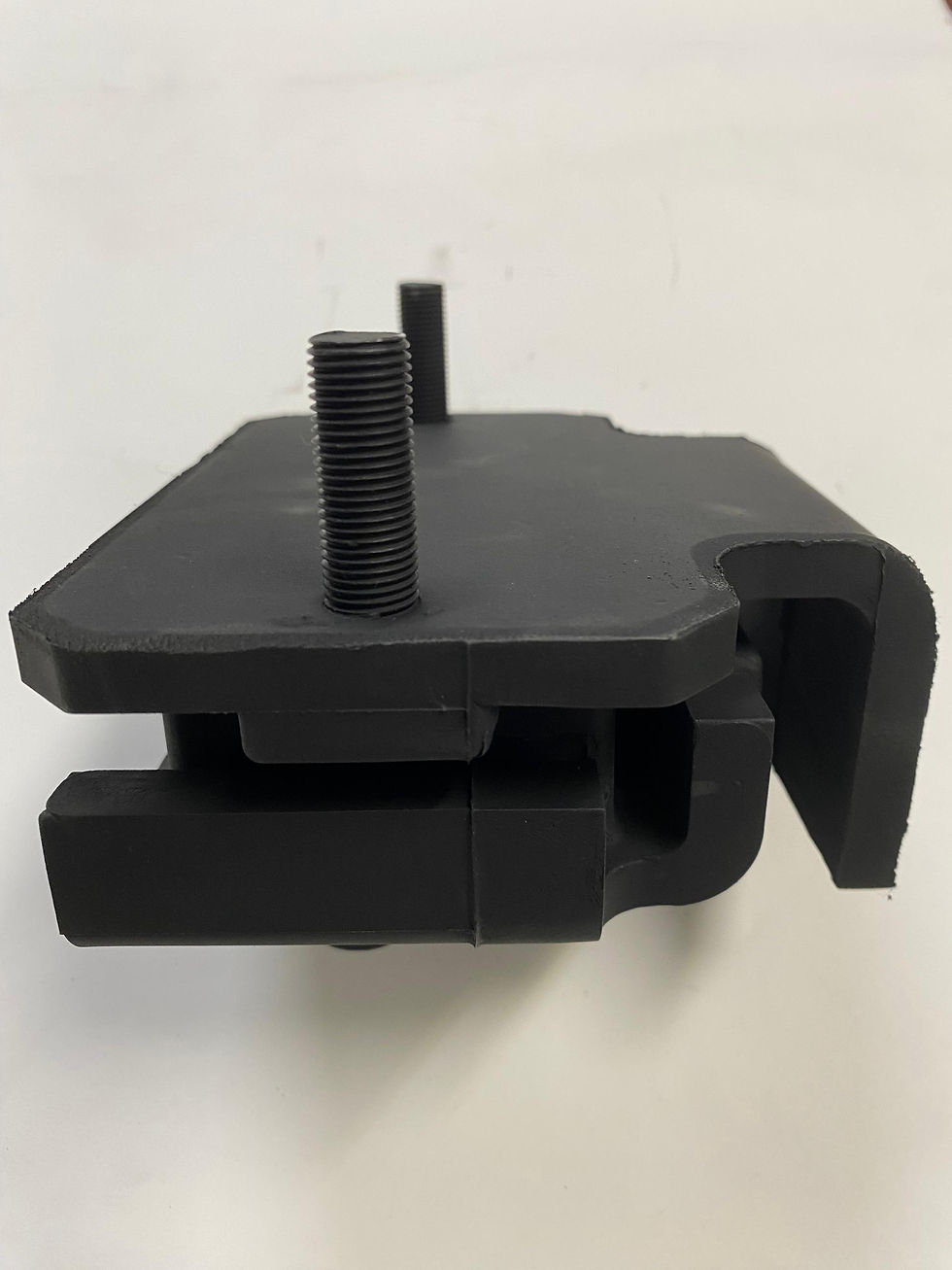 REAR ENGINE MOUNTING