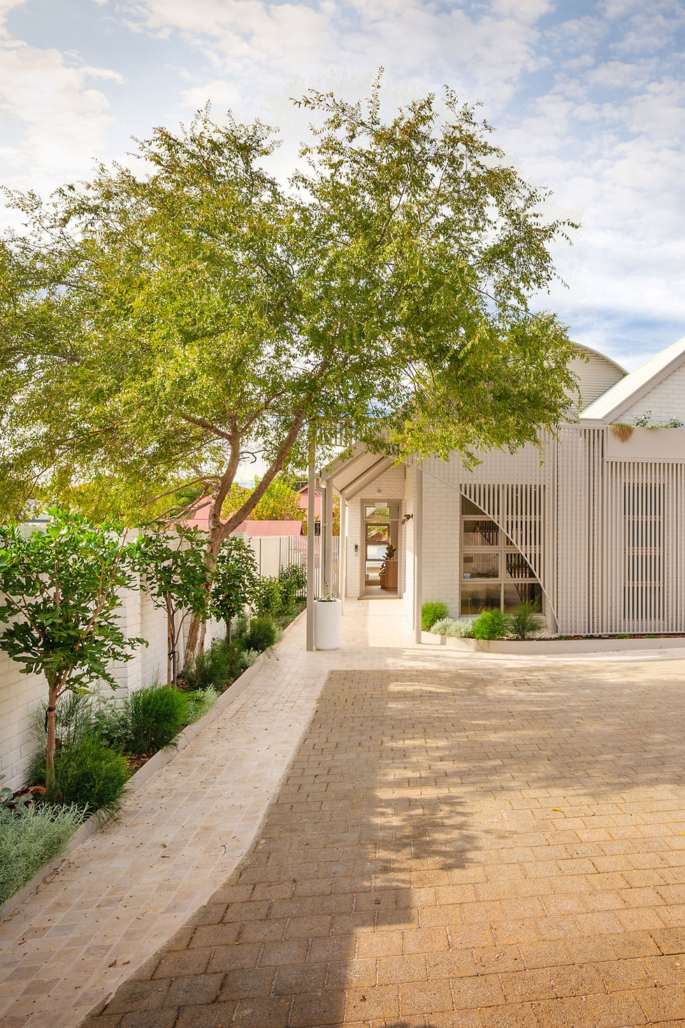 sixteen-mccourt-west-leederville-exterior2.jpg