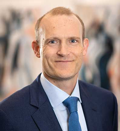Headshot of Dr Duncan Taylor plastic and reconstructive surgeon