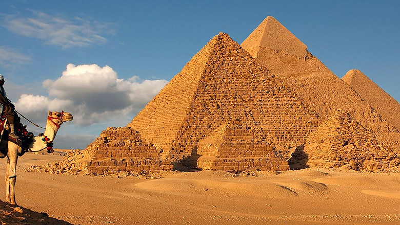 Piramidi_e_cammello_deserto_Cairo_Egitto_Offerte_Vacanze_All_Inclusive_BBT_Travel.jpg