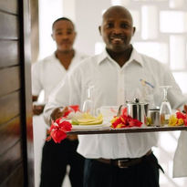 Servizio_in_camera_Turtle_Bay_Beach_Club_Watamu_Kenya_tSafari_mare_BBT_Travel_Tour_Operato